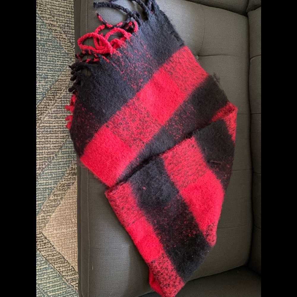 Steve Madden Buffalo Plaid Oversized Scarf or Shaw